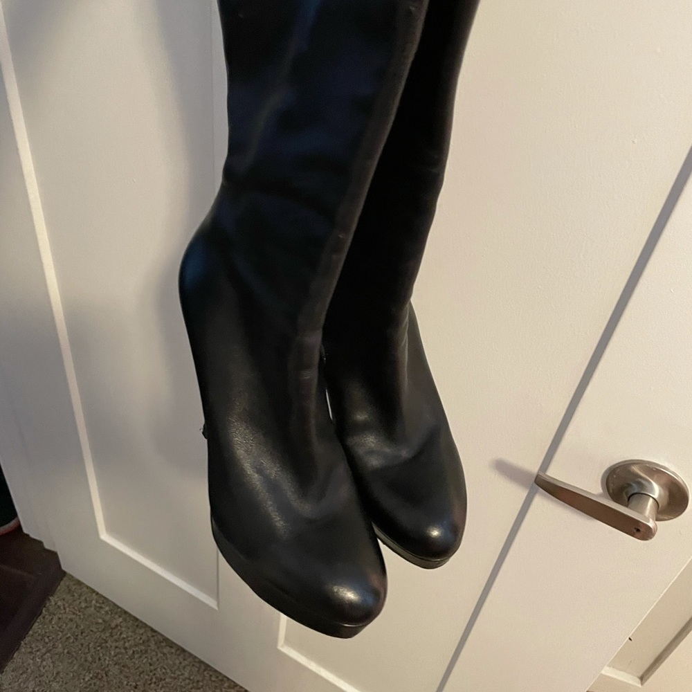 Christian Louboutin Black Bianca Botta 40 - Picture 8 of 16